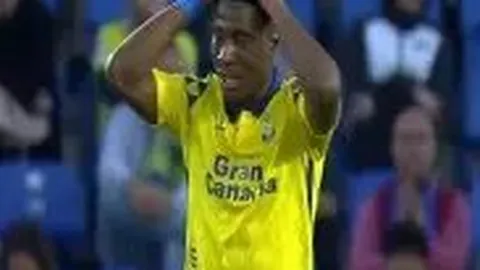 “[图]詹姆斯30+8再创佳绩，浓眉哥18+19助力老鹰复仇鹰队”